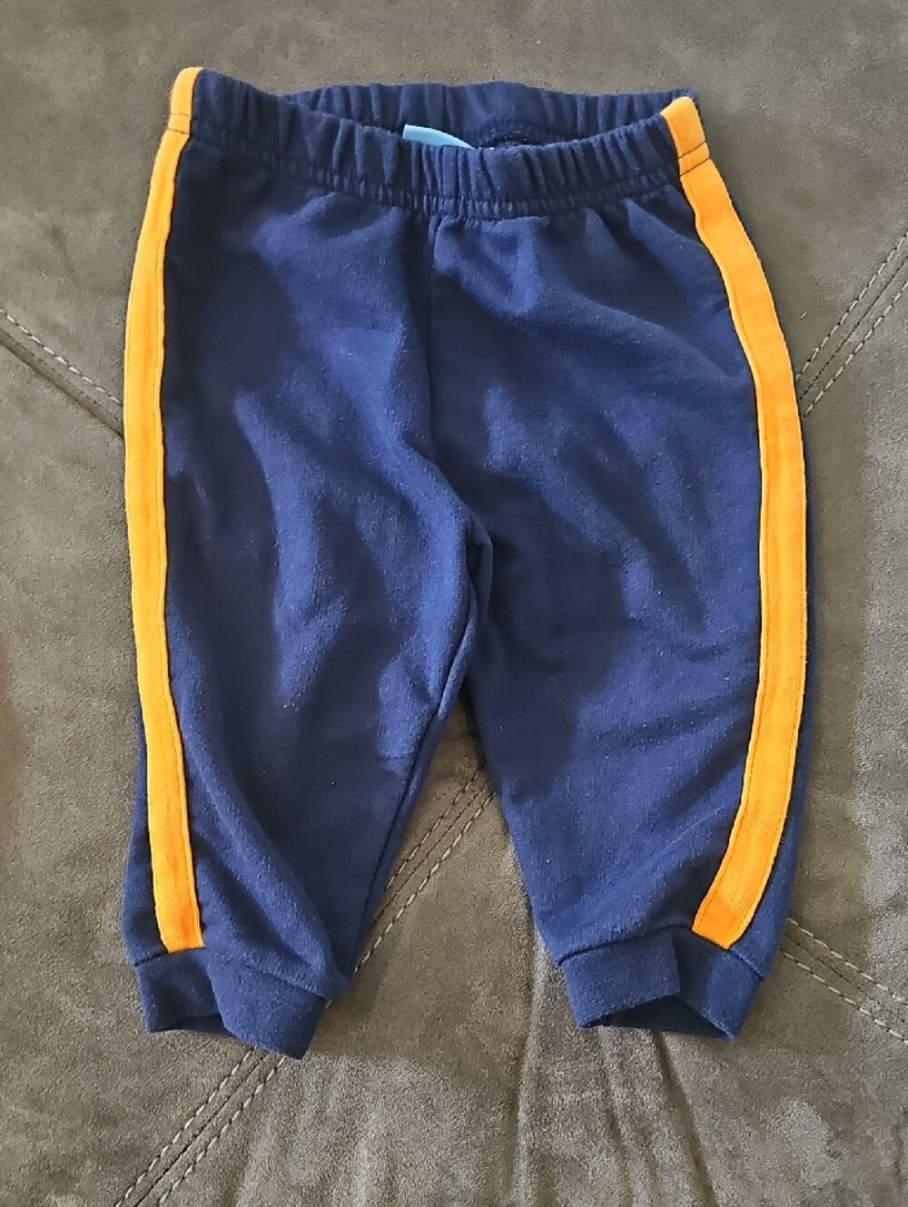 Carters Baby Boy Set Size 6-9 Months - Picture 3 of 3